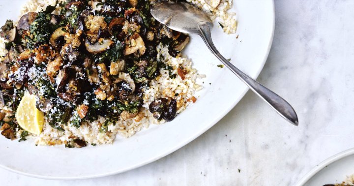 This Easy, Dreamy Mushroom Dish Is An Ideal Mediterranean Dinner