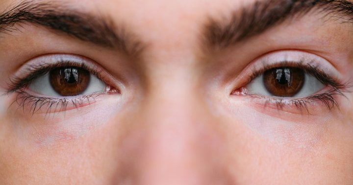 A Neuroscientist On How Widening Your Gaze Can Help Anxiety