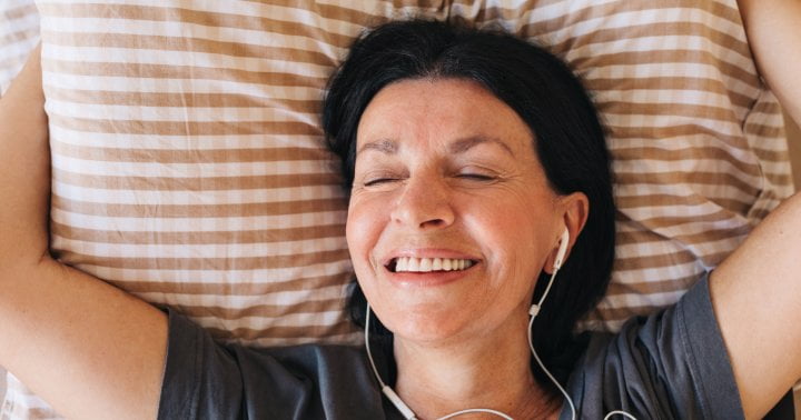 Adults 65+ Are More Likely To Have Insomnia: Here's Why & What To Do
