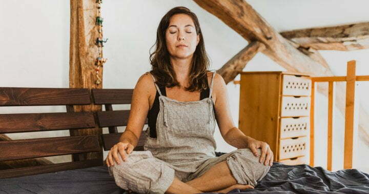 3 Steps To Help Calm Your Mind Whenever It's Spinning, From An Integrative MD