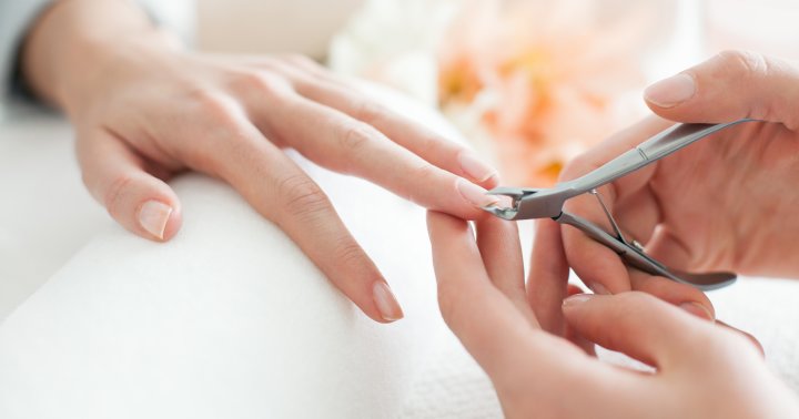 How To Safely (& Painlessly!) Get Rid Of A Hangnail In 4 Easy Steps