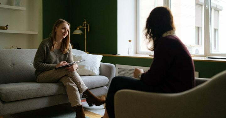 Looking For A New Therapist? 3 Expert Tips For Finding The Right Fit