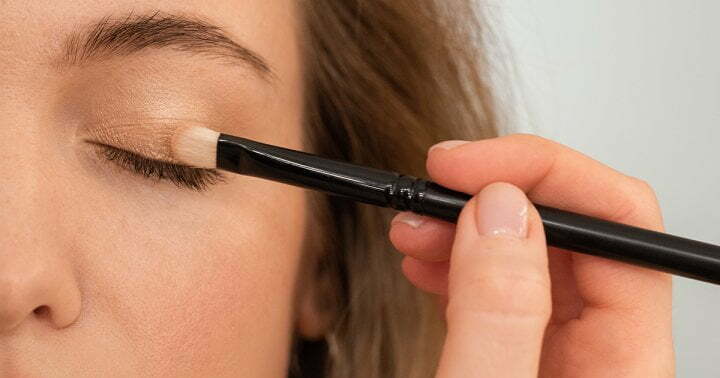 A Makeup Artist's Toasting Technique For Natural Eyeshadow