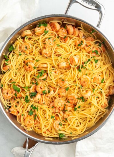 garlic shrimp spaghetti in a pan