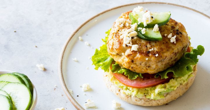 These 5-Ingredient Chicken Burgers Are Mediterranean Diet-Approved