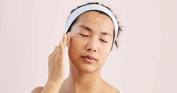 A Facial Massage Tutorial To Ease Forehead Lines