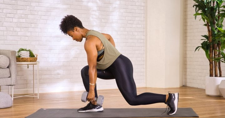 This Lunge Variation Works Your Glutes Even More (With Less Stress On The Knees)