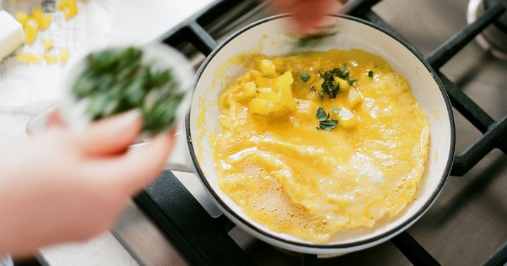 This 5-Ingredient Frittata Costs Less Than A Dollar Per Serving