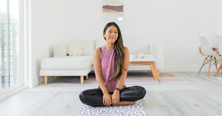 5 Inspiring Tips To Help You Get On The Yoga Mat (When You'd Rather Not)