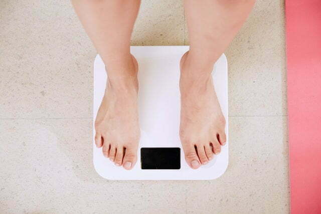 Lose Those Extra Pounds Fast, But Safely With These 6 Tips
