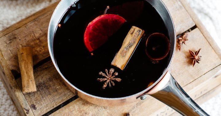 This Stovetop Potpourri Smells Like A Dream & Can Brighten Your Mood