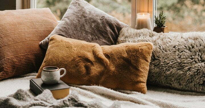 9 Expert-Backed Items To Ease The Winter Transition (Daylight Saving Is Coming)